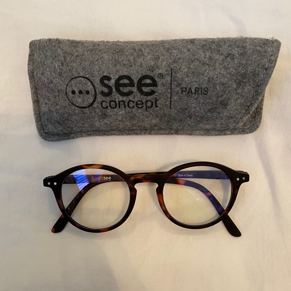 blue blocking glasses